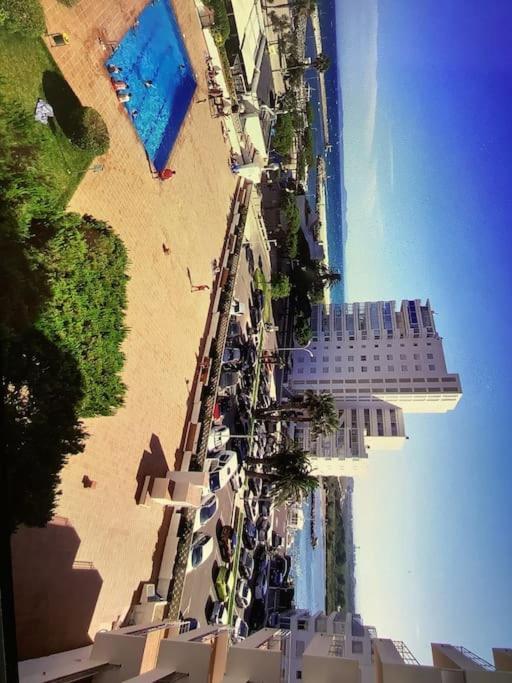 Spacieux Appartement Rose Front Mer Et Piscine Rosas Exteriör bild