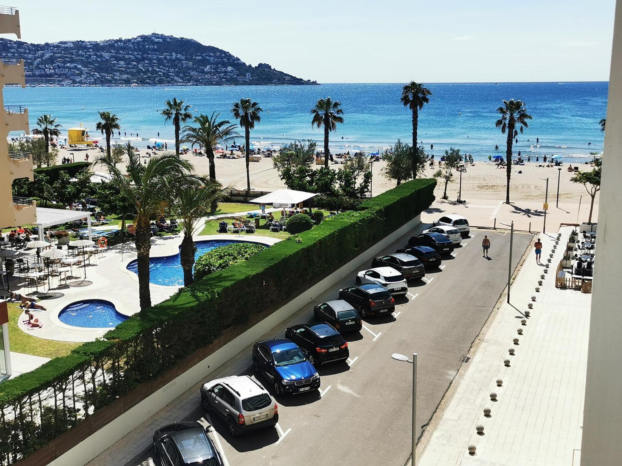 Spacieux Appartement Rose Front Mer Et Piscine Rosas Exteriör bild